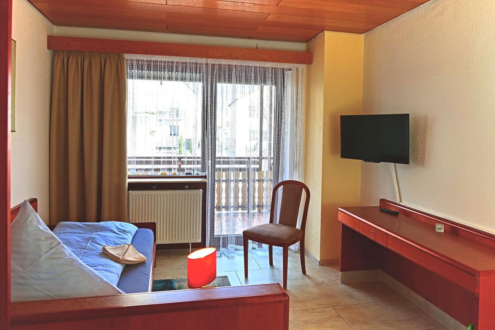 Hotel Garni Sebastian Kirrweiler  Buitenkant foto