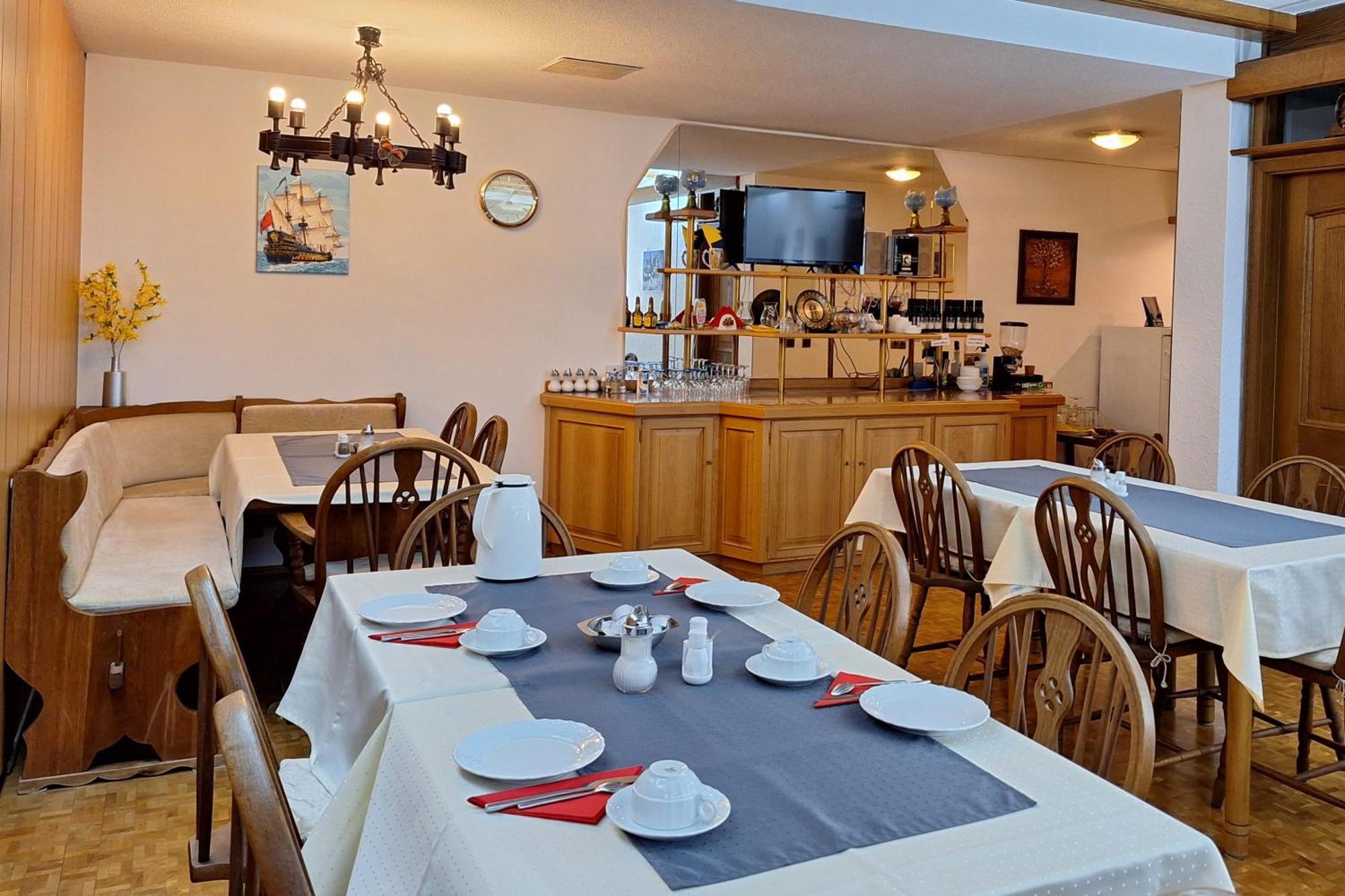 Hotel Garni Sebastian Kirrweiler  Buitenkant foto