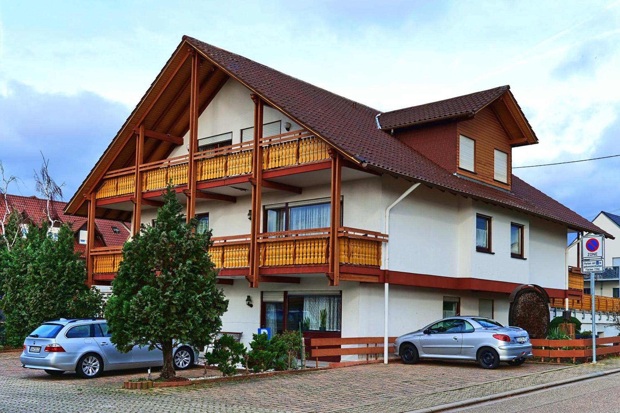 Hotel Garni Sebastian Kirrweiler  Buitenkant foto