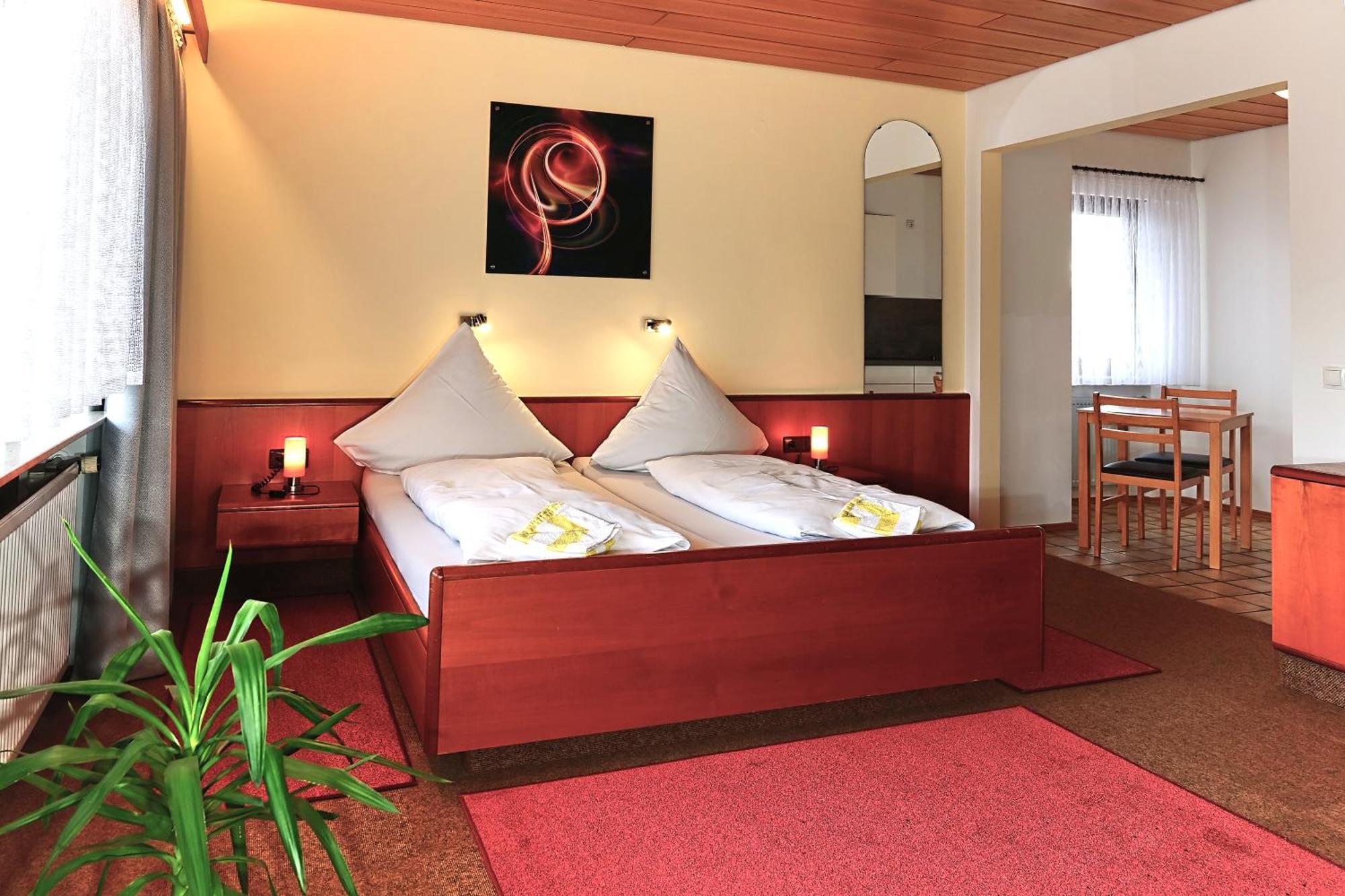 Hotel Garni Sebastian Kirrweiler  Buitenkant foto