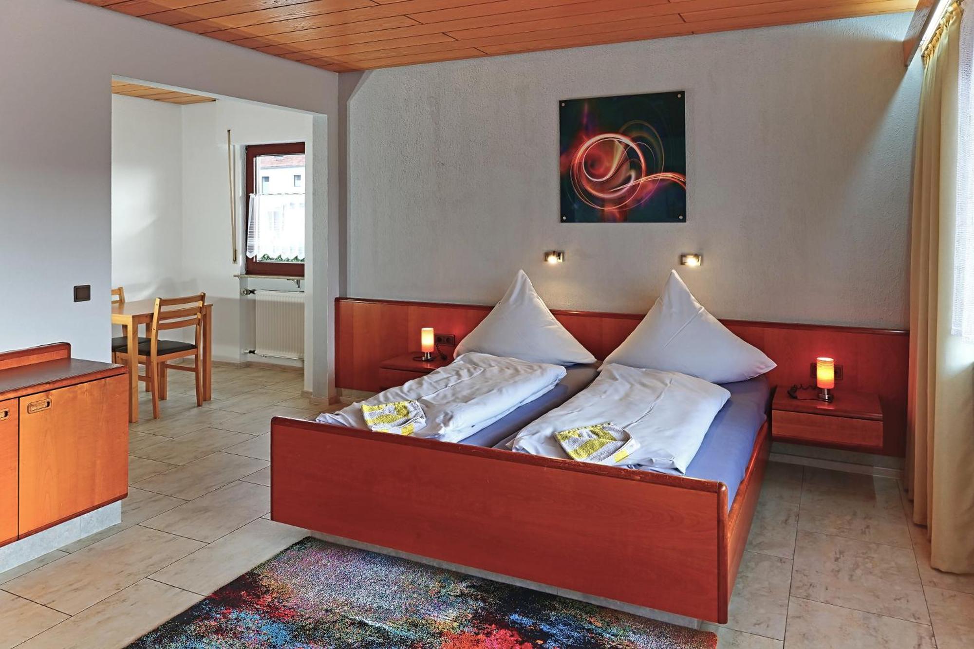 Hotel Garni Sebastian Kirrweiler  Buitenkant foto