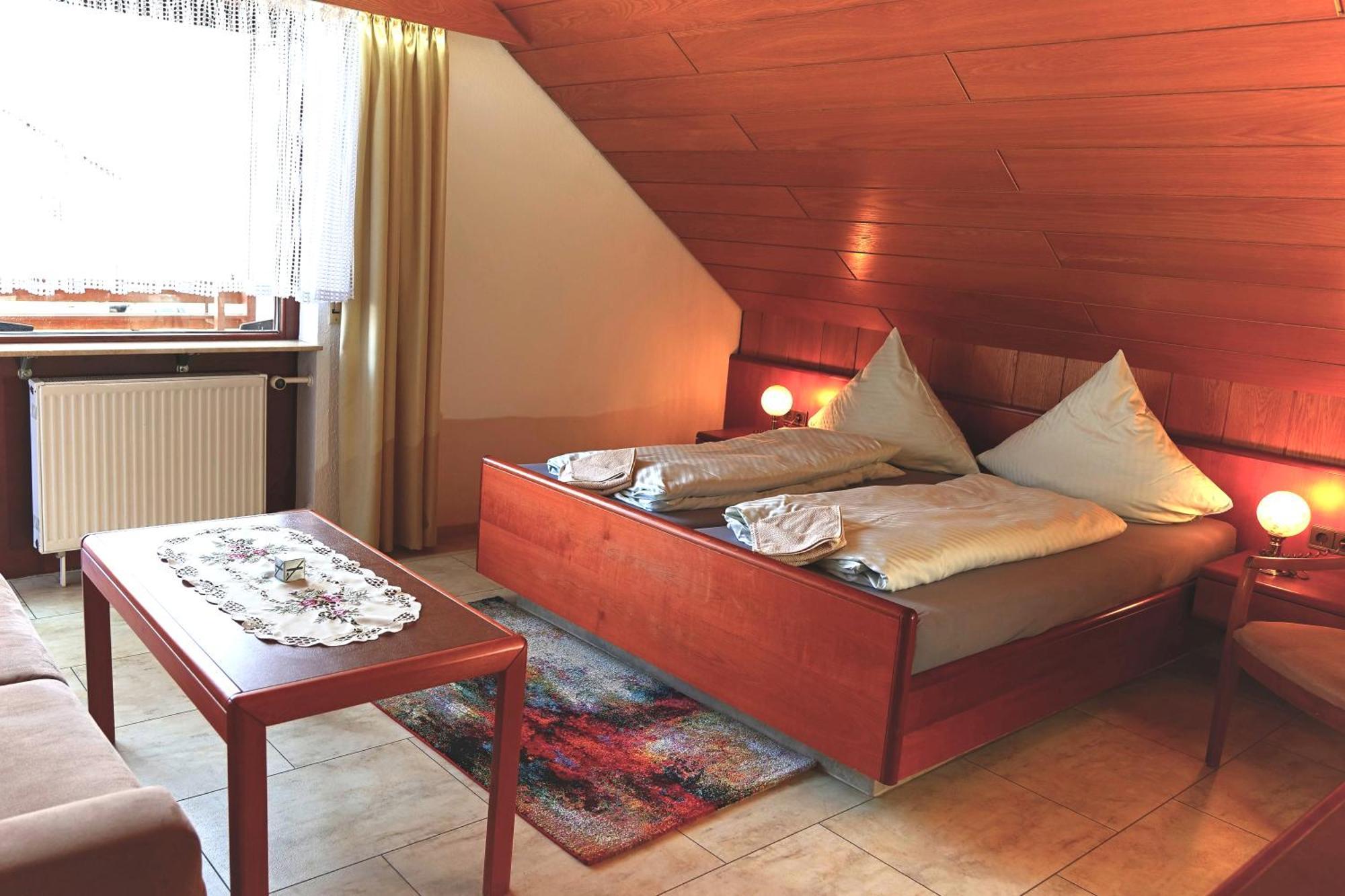 Hotel Garni Sebastian Kirrweiler  Buitenkant foto