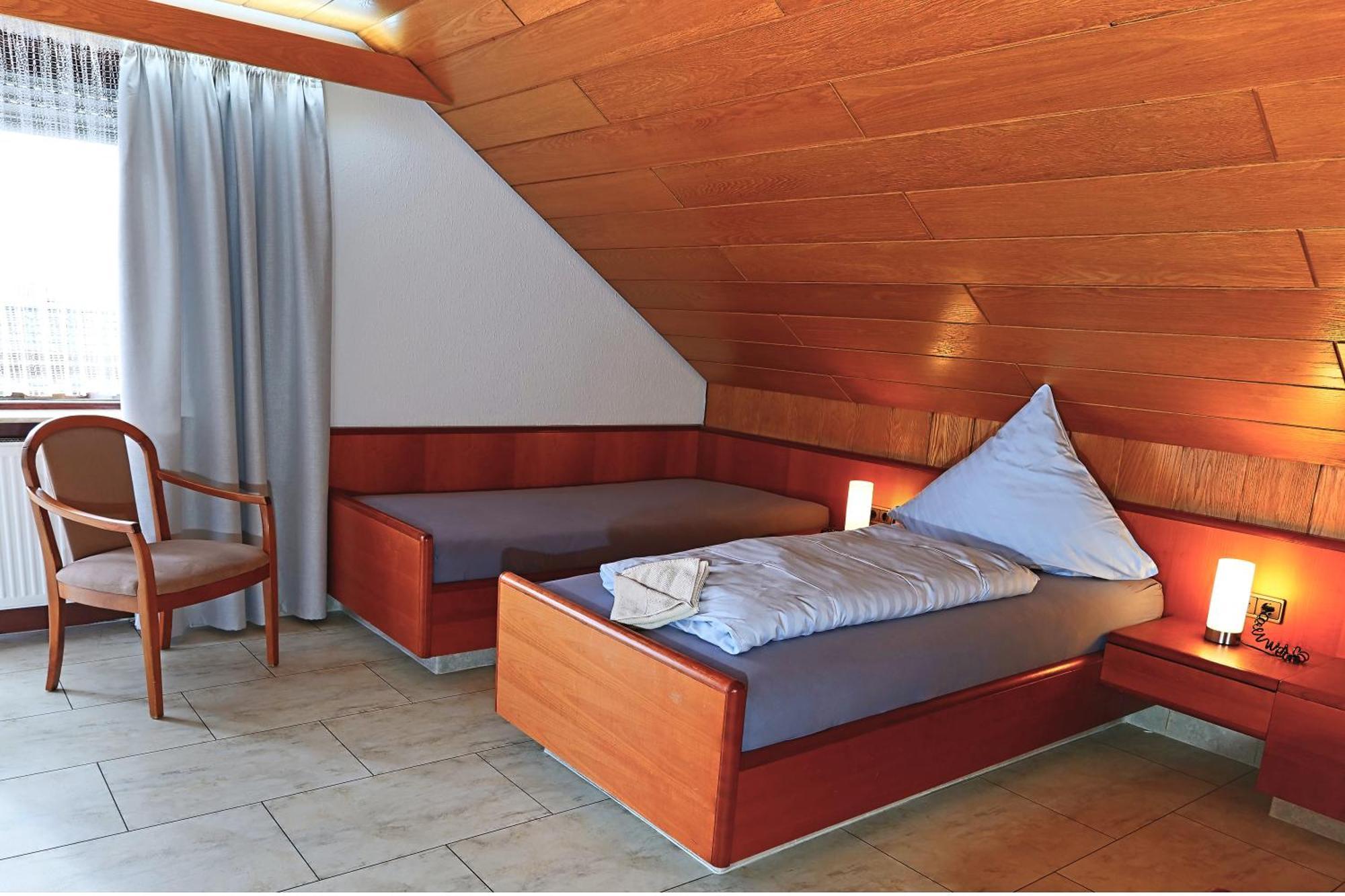 Hotel Garni Sebastian Kirrweiler  Buitenkant foto