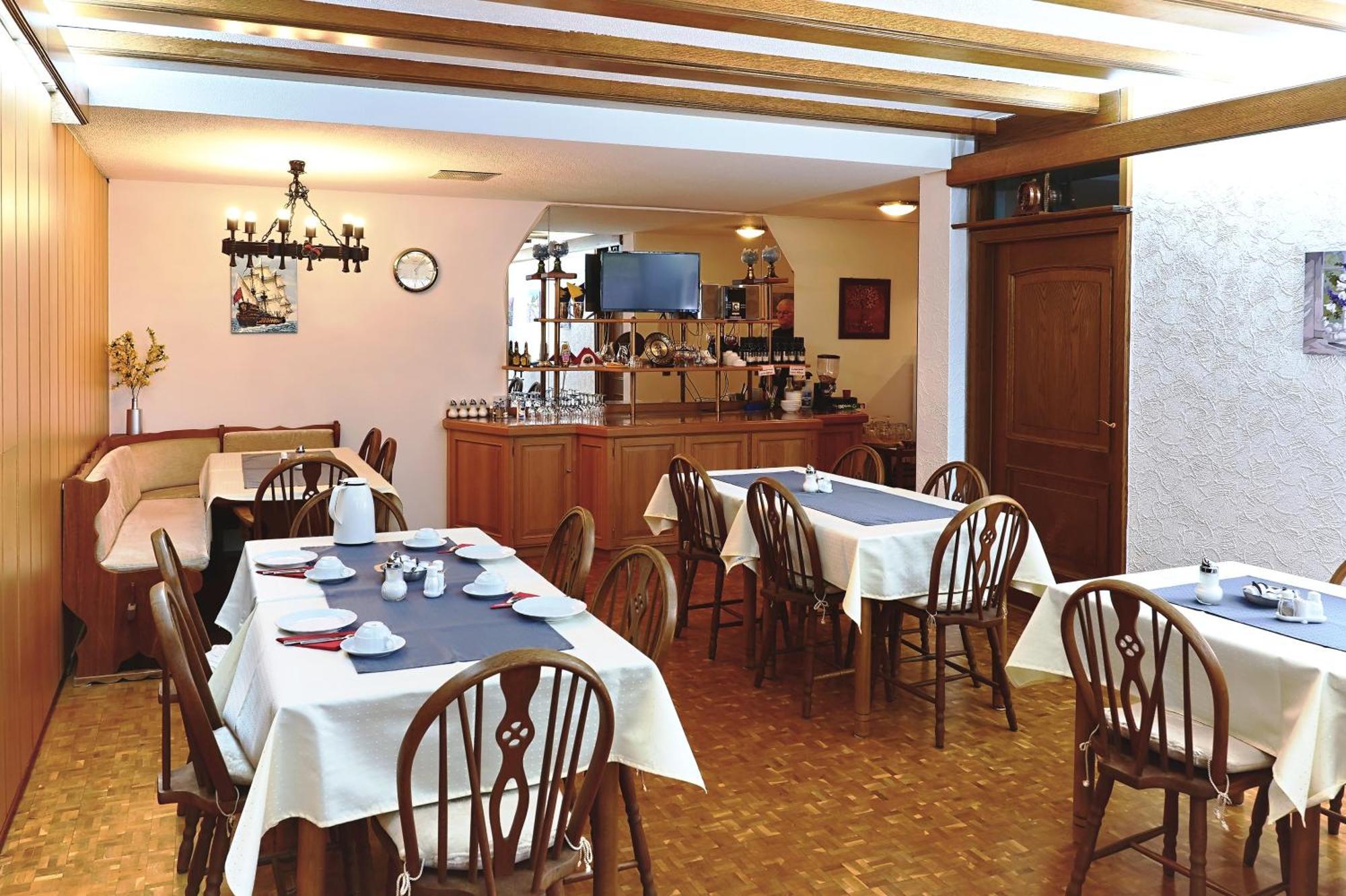 Hotel Garni Sebastian Kirrweiler  Buitenkant foto