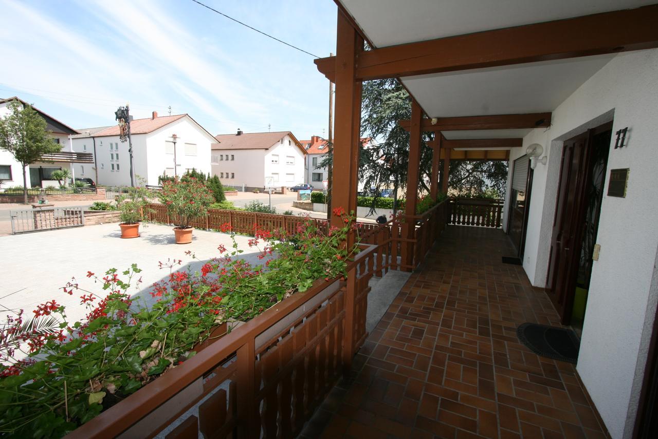 Hotel Garni Sebastian Kirrweiler  Buitenkant foto